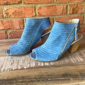 Paul Green women 10 chambray bootie